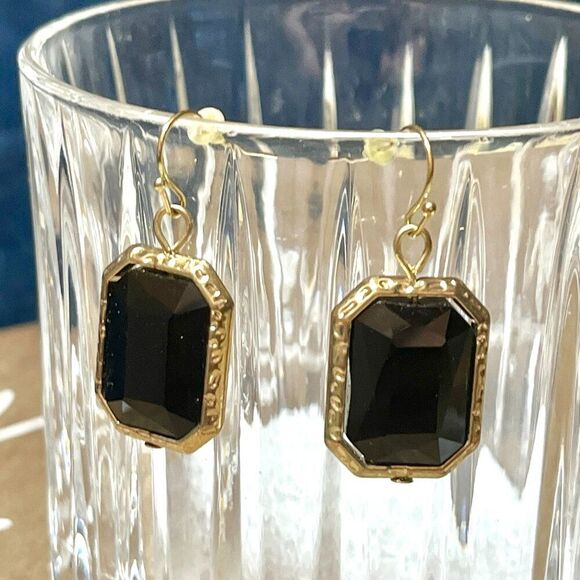 Vintage Gold Tone Black Glass Emerald Cut Hook Earrings - Picture 3 of 9